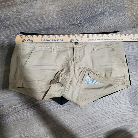 set of American eagle size 0 black and khaki shorts - Picture 9 of 10